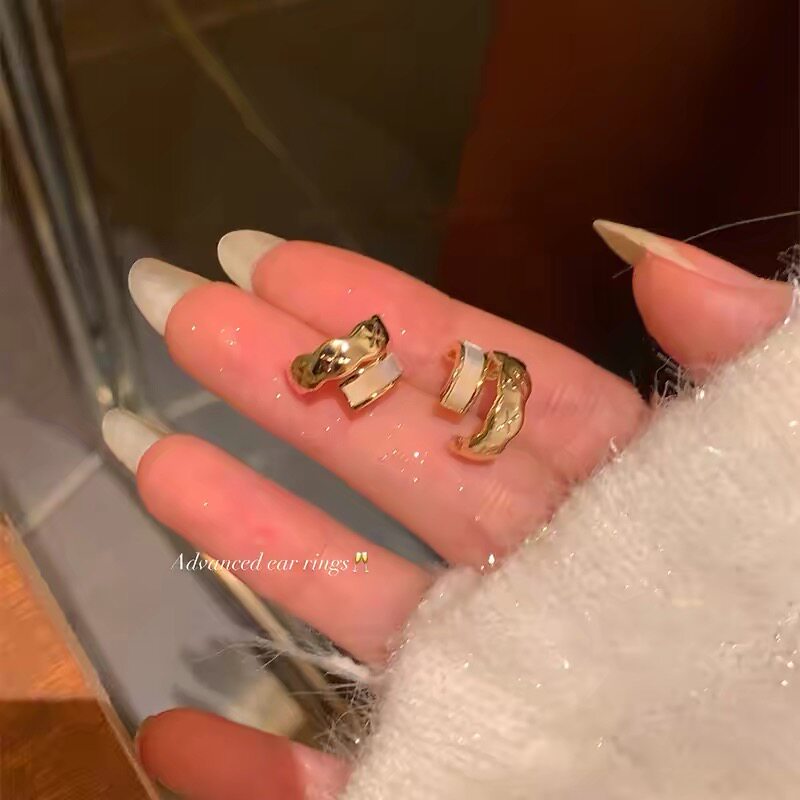 猫女的心事菱格小香贝壳双层C型独特耳钉小众高级感气质耳环女图片