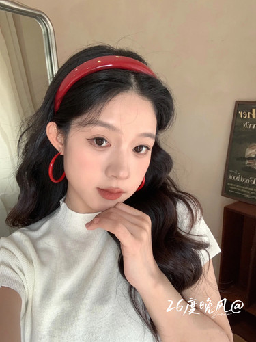 26度晚风复古红色皮质发箍女新款夏季外出百搭头箍发卡简约头饰