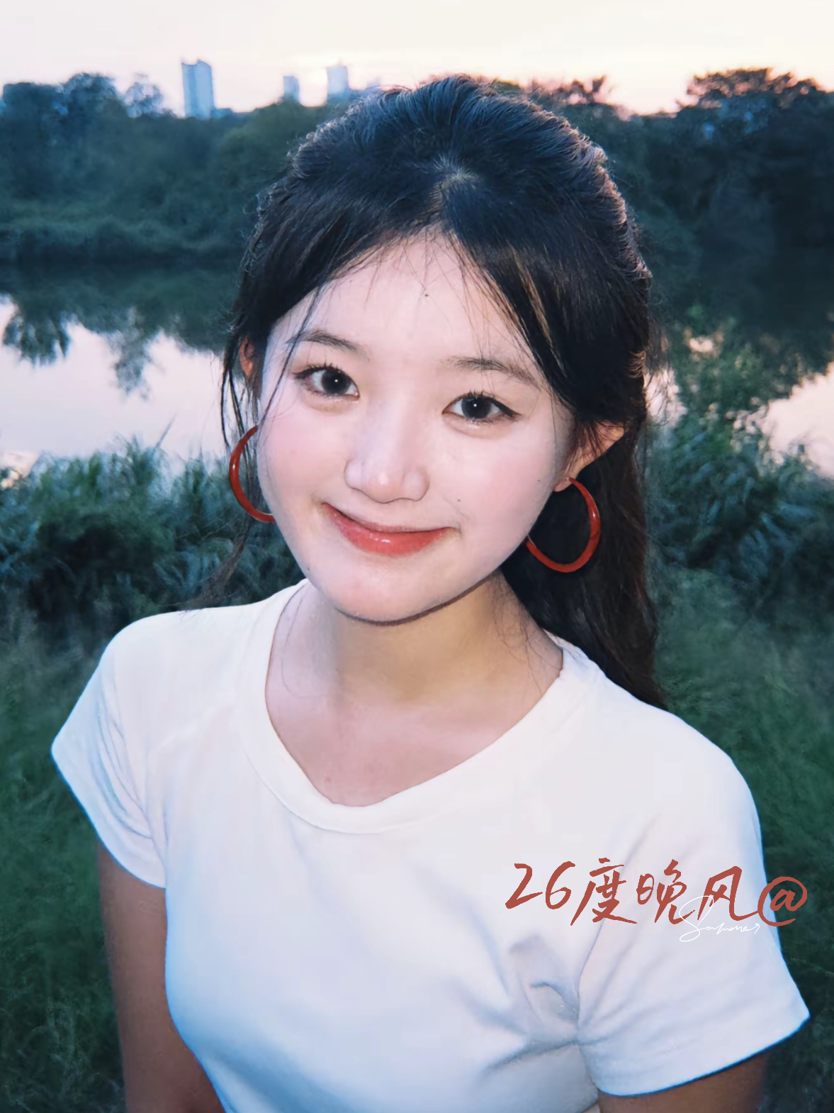 26度晚风复古港风酒红耳环女秋冬高级感圈圈耳饰品新款爆款耳圈