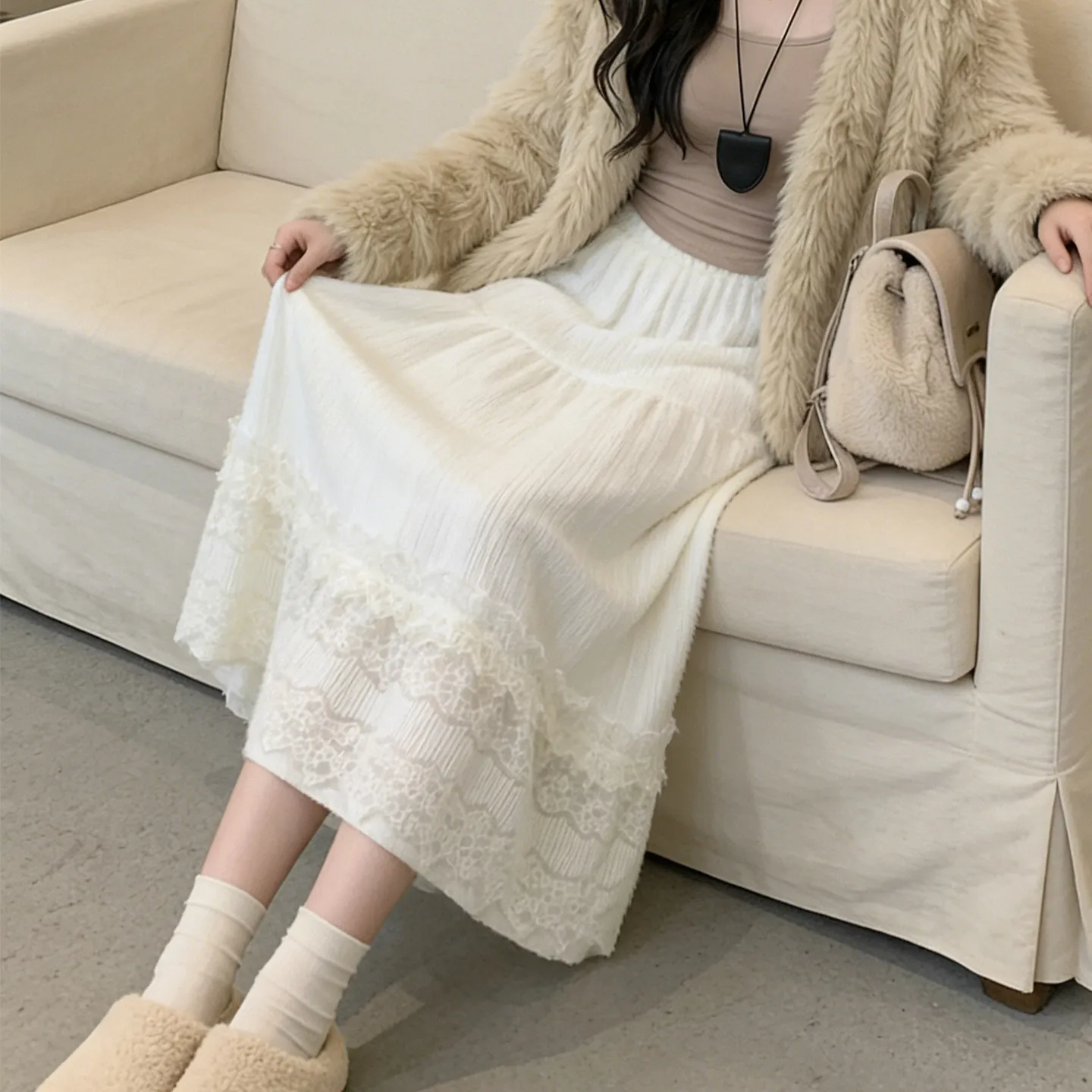 白色蕾丝半裙女春秋高腰a字大摆半身长裙毛绒巨好看的蓬蓬蛋糕裙