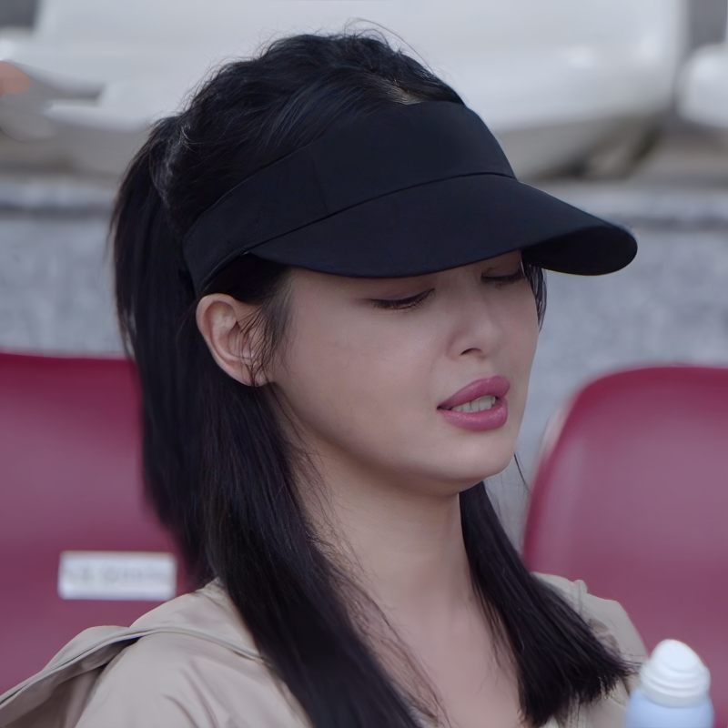 仁心俱乐部辛芷蕾刘梓懿同款黑色空顶2025新款时尚同款百搭高级感