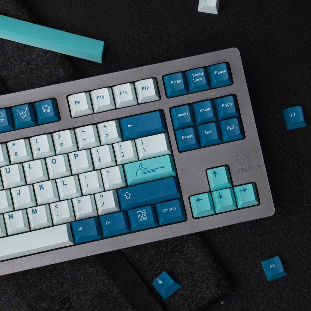 GMK NIGHTLIGHT KEYCAPS BLUE & WHITE ORIGINAL HEIGHT PBT SUBLIMATION LARGE FULL SET OF MECHANICAL KEYBOARD CAPS