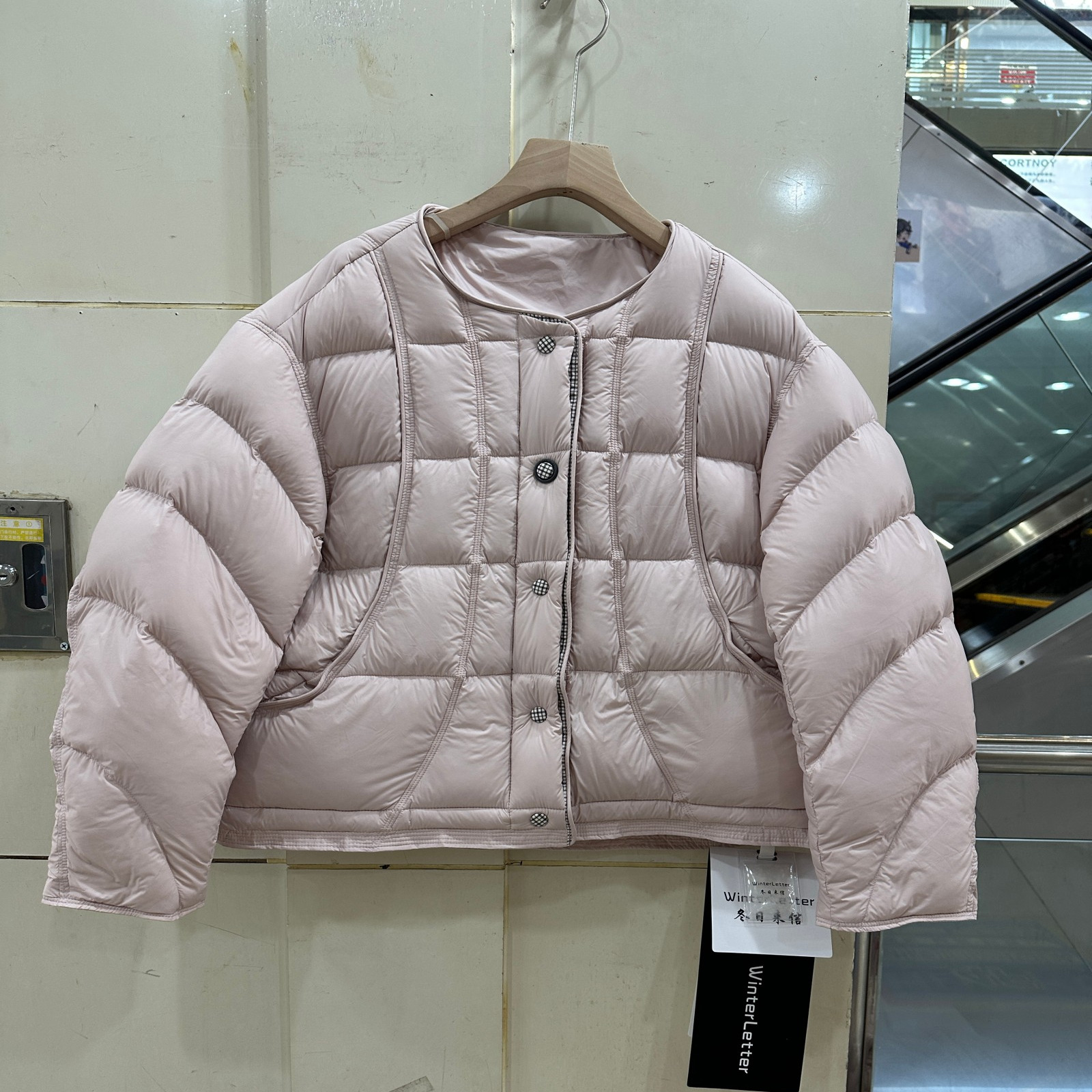 小艺欧货女装2025冬季冬日来信1008时尚圆领单排扣宽松显瘦羽绒服