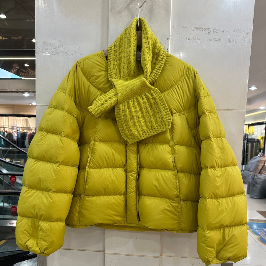 小艺欧货女装2025冬季时尚针织围巾白鸭绒泡芙面包羽绒服892A29H