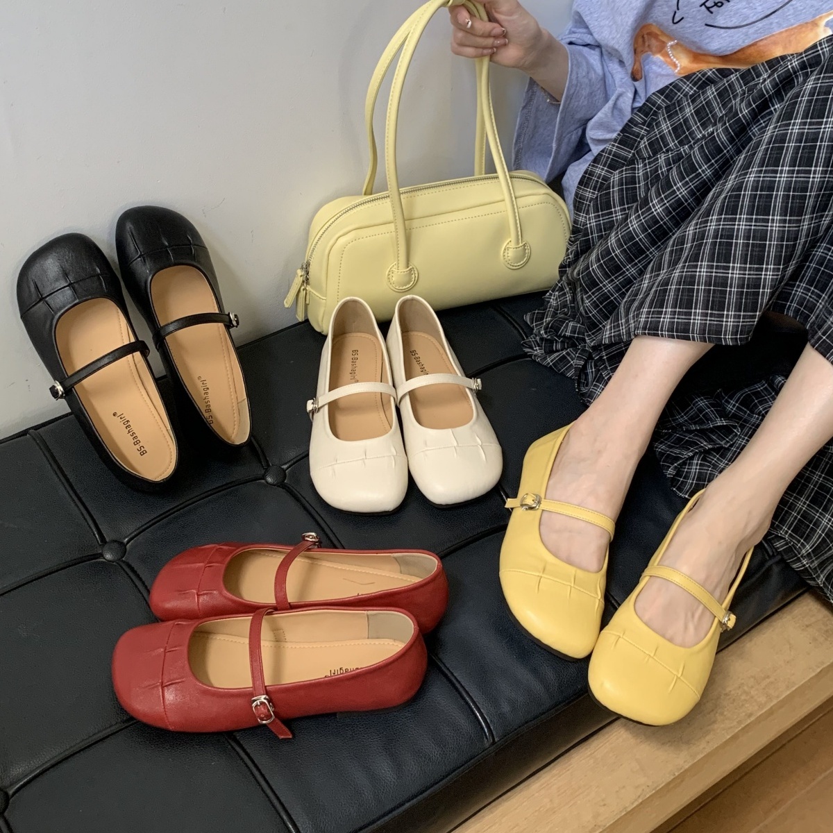 极简褶皱一字扣带平跟浅口单鞋女夏外穿复古通勤舒适玛丽珍奶奶鞋