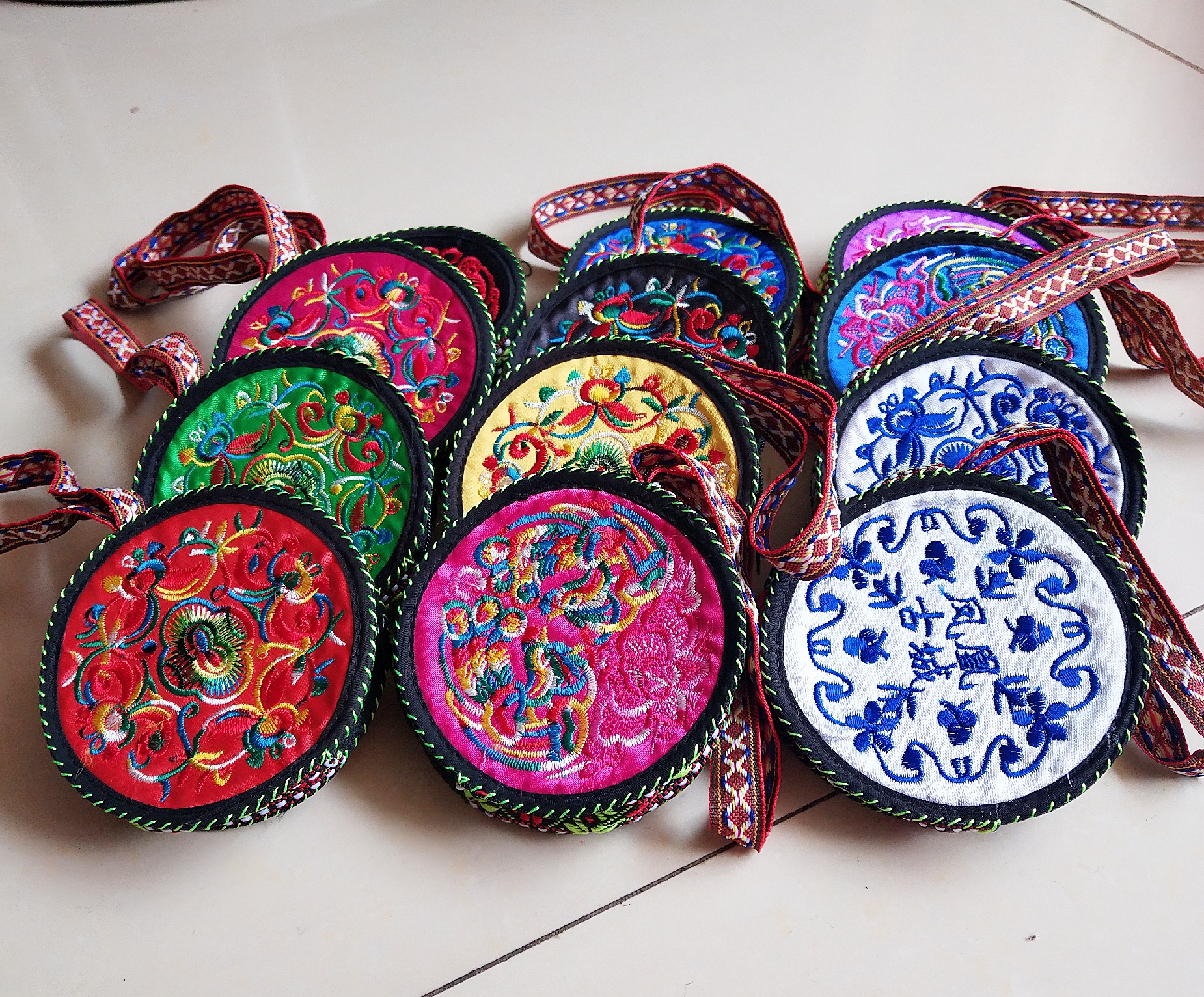 凤凰古城民族风绣花圆包零钱包