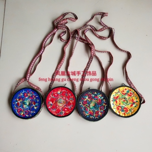 凤凰古城民族风双面绣花小圆包少数民族特色斜跨包零 钱包多色