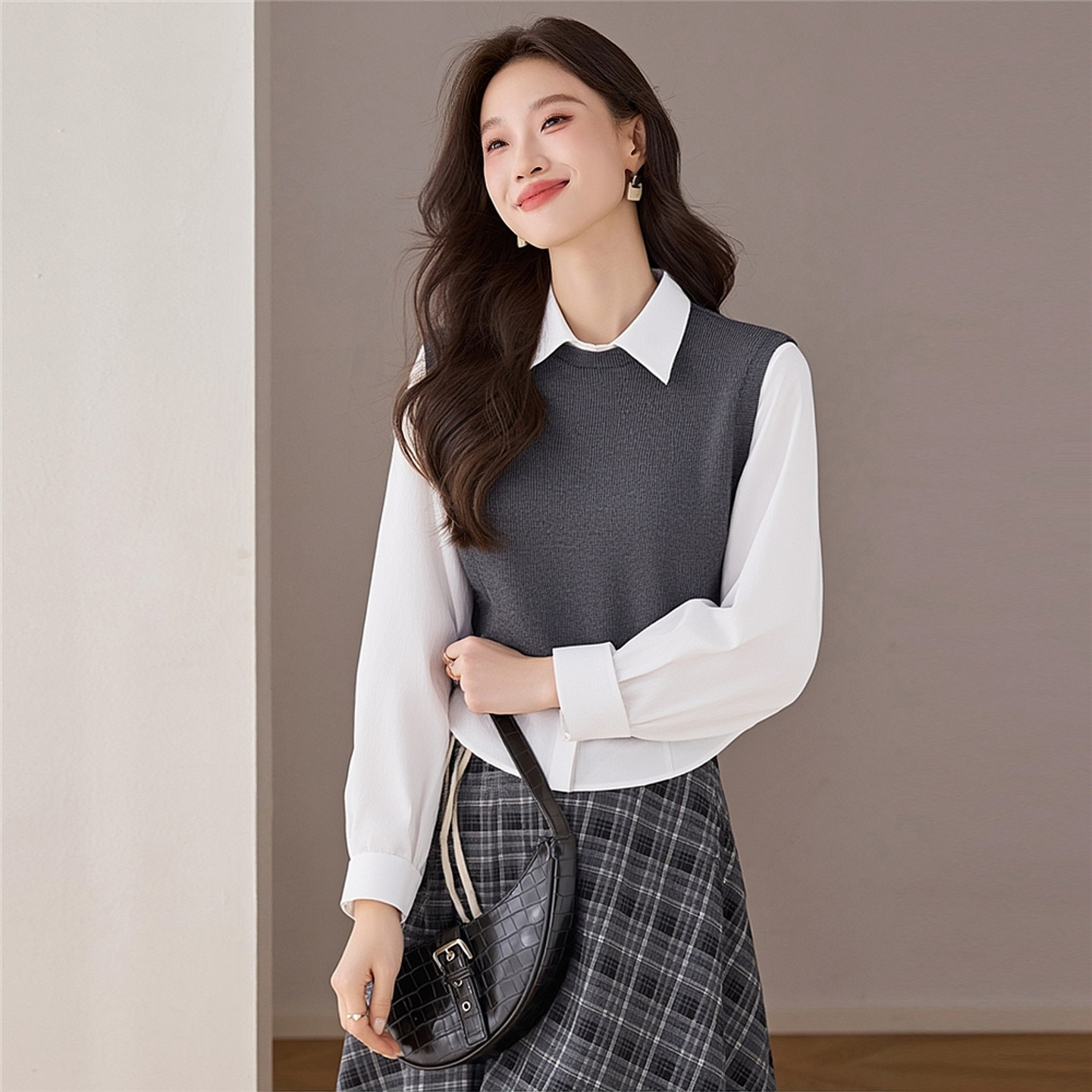 春装两件套女不规则针织马甲配衬衫小众设计感叠穿直筒小个子套装