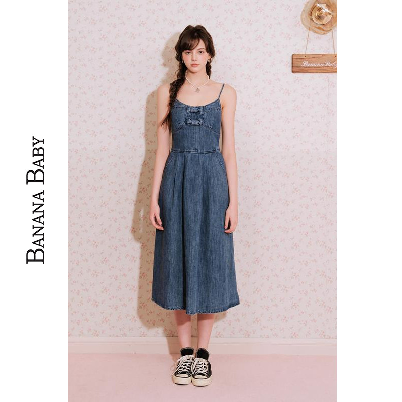 BANANA BABY2025年夏季新款甜美风蝴蝶结牛仔吊带连衣裙女中长裙
