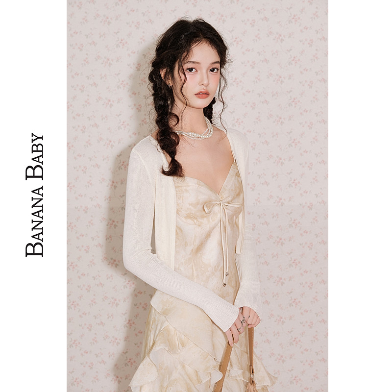 BANANA BABY2025年夏新款甜美温柔风V领坑条气质短款针织开衫女