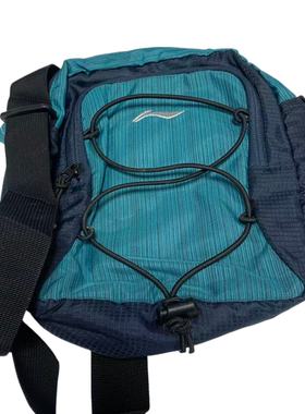 李宁斜挎包单肩包休闲出差旅游运动小背包潮牌男ABDH238