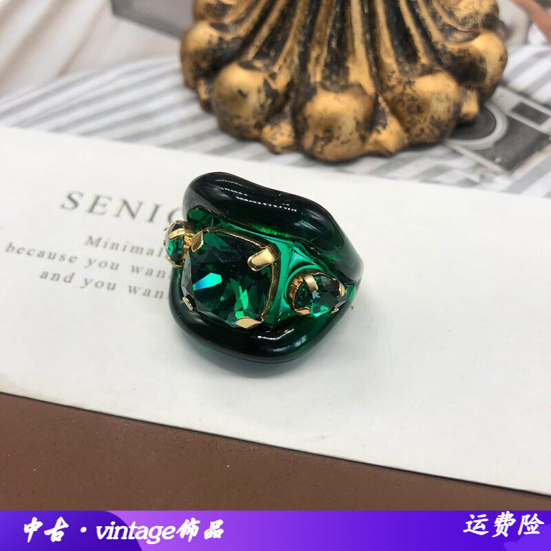 设计感时尚绿色果冻树脂戒指铜爪