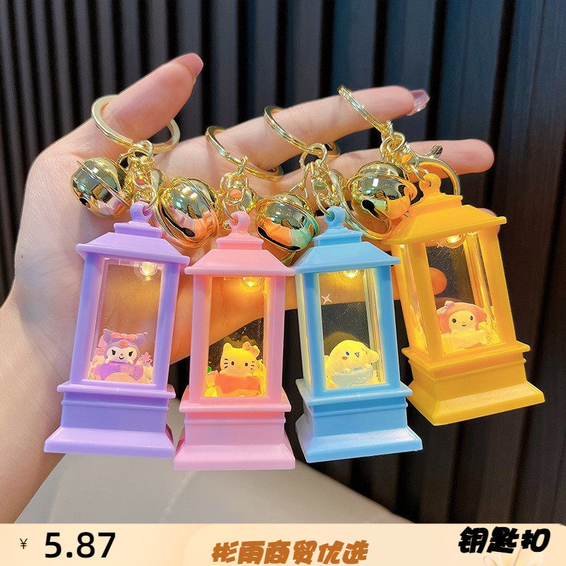 新款 发光小夜灯扣背包宇航员钥匙链挂件可爱爪机小礼品挂饰