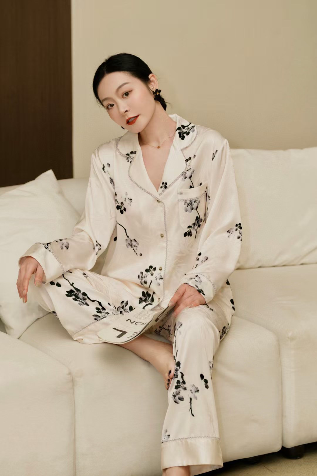 高级感轻奢女士睡衣春秋高贵气质花色真丝睡衣女长袖家居服两件套