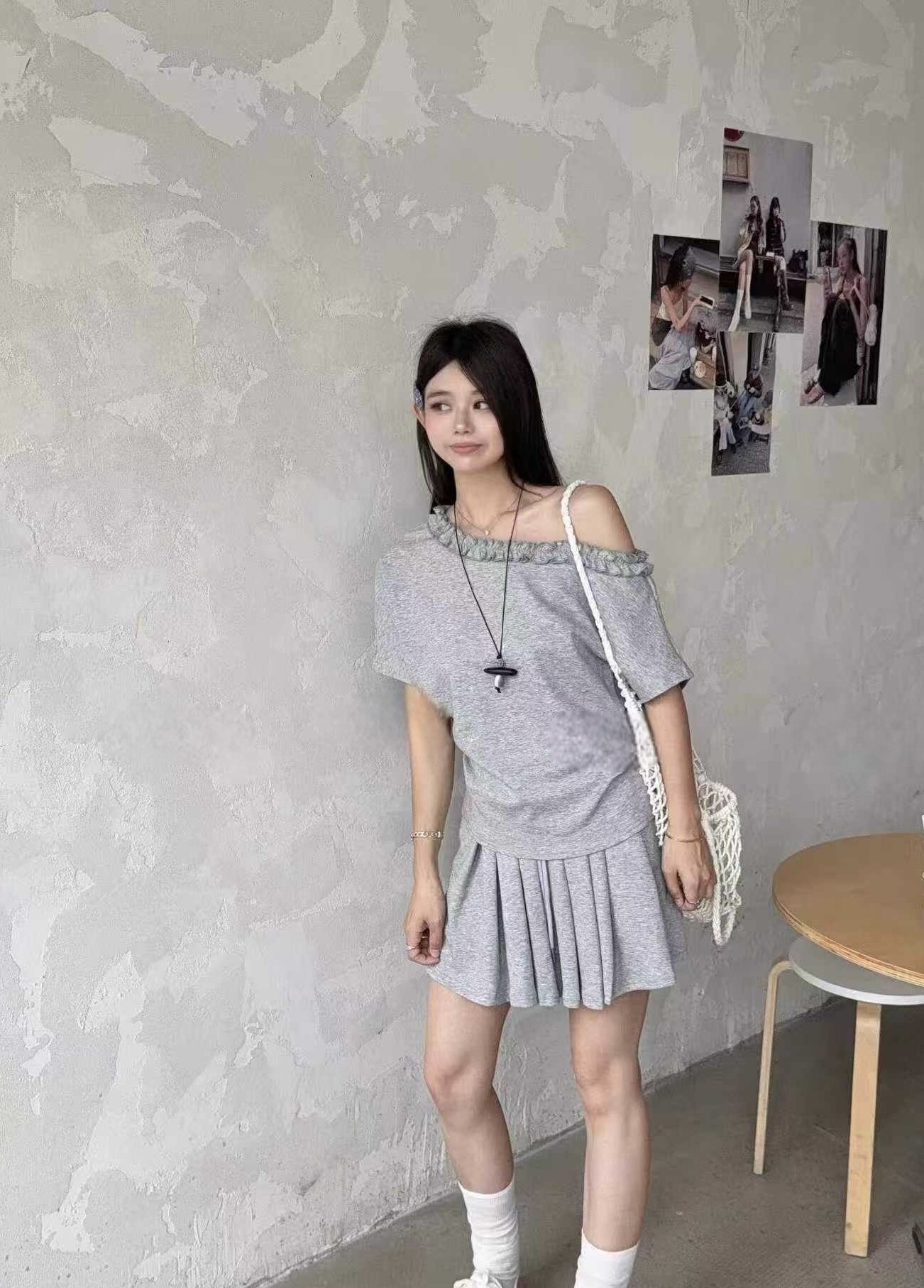 夏季绝美韩系设计感休闲套装女木耳边斜肩短袖短裙运动减龄两件套