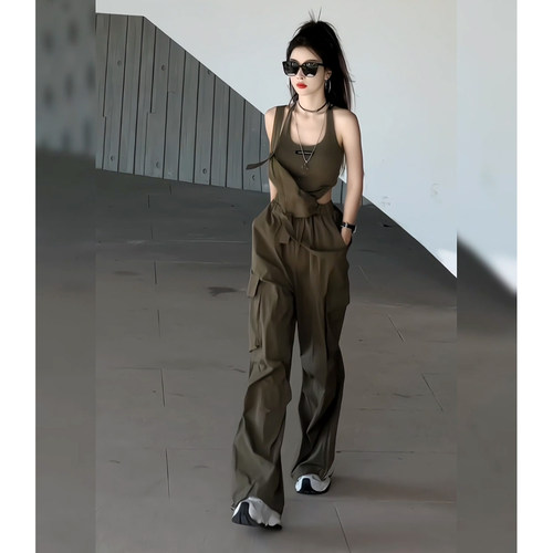 工装风气质美式辣妹运动风穿搭挂脖背心+背带休闲裤夏季两件套女