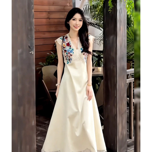 复古气质提花刺绣连衣裙女夏季流行新款A字显瘦百搭无袖背心长裙