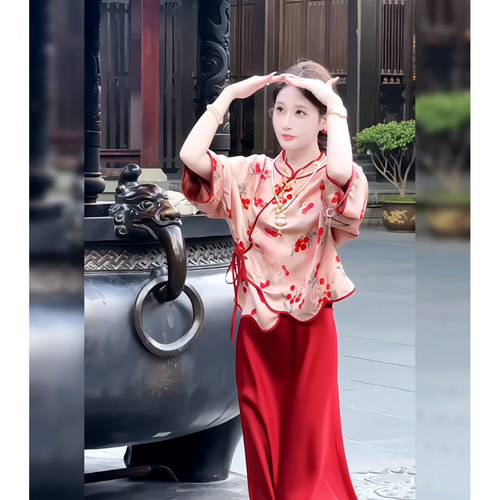 2026年新中式套装国风高端精致提花外套醋酸缎面红色半身裙两件套