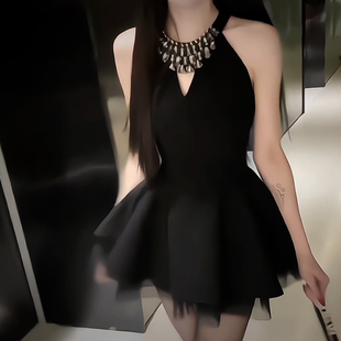 法式富家名媛千金风镶钻挂脖连衣裙夏季新款收腰显瘦蓬蓬公主裙女