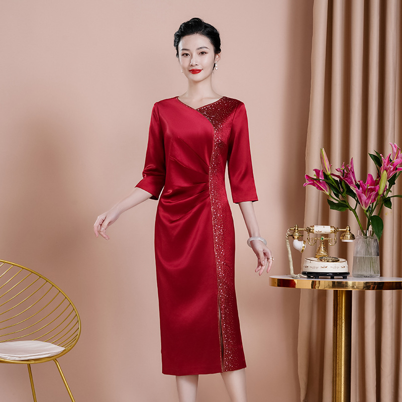 洋气喜妈妈婚宴礼服2023秋季高端年轻酒红色参加婚礼婆婆喜服