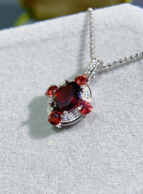 天然红石榴石吊坠 925银双色电镀 石榴石女人石，主石6*8、3*3mm
