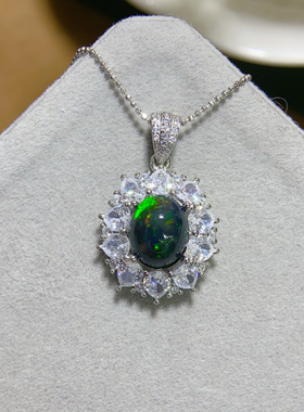 纯天然炫彩黑欧泊吊坠项链坠订做 18K金配镶钻石彩色宝石彩宝珠宝