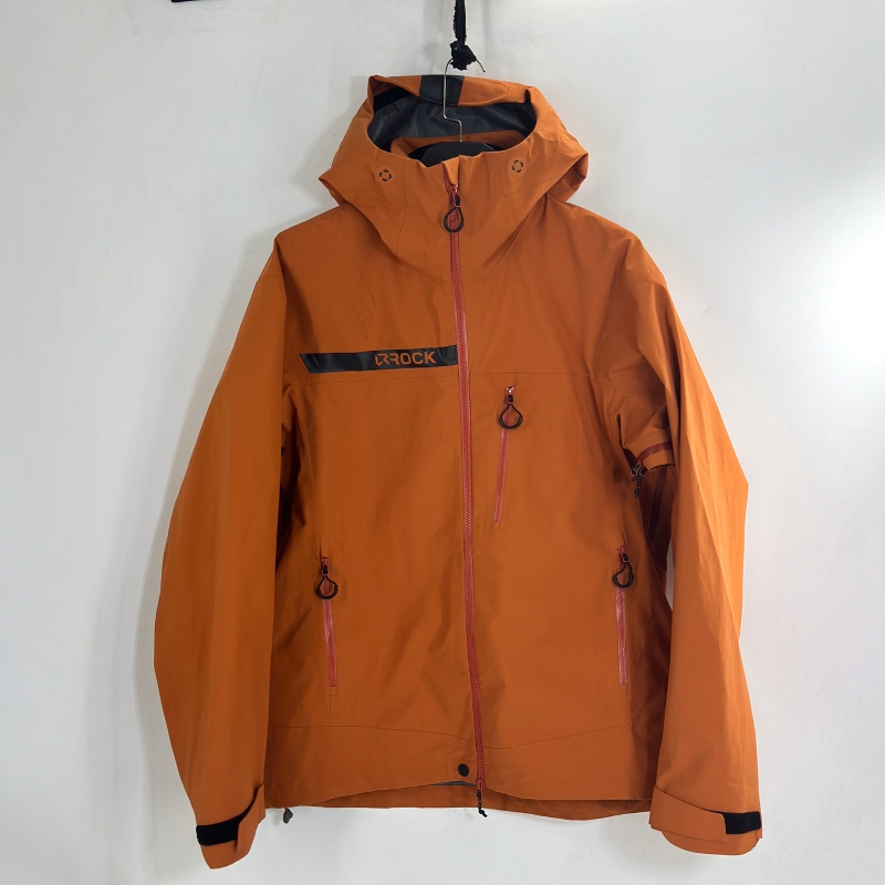 3L压胶防水2万透气2万冲锋衣