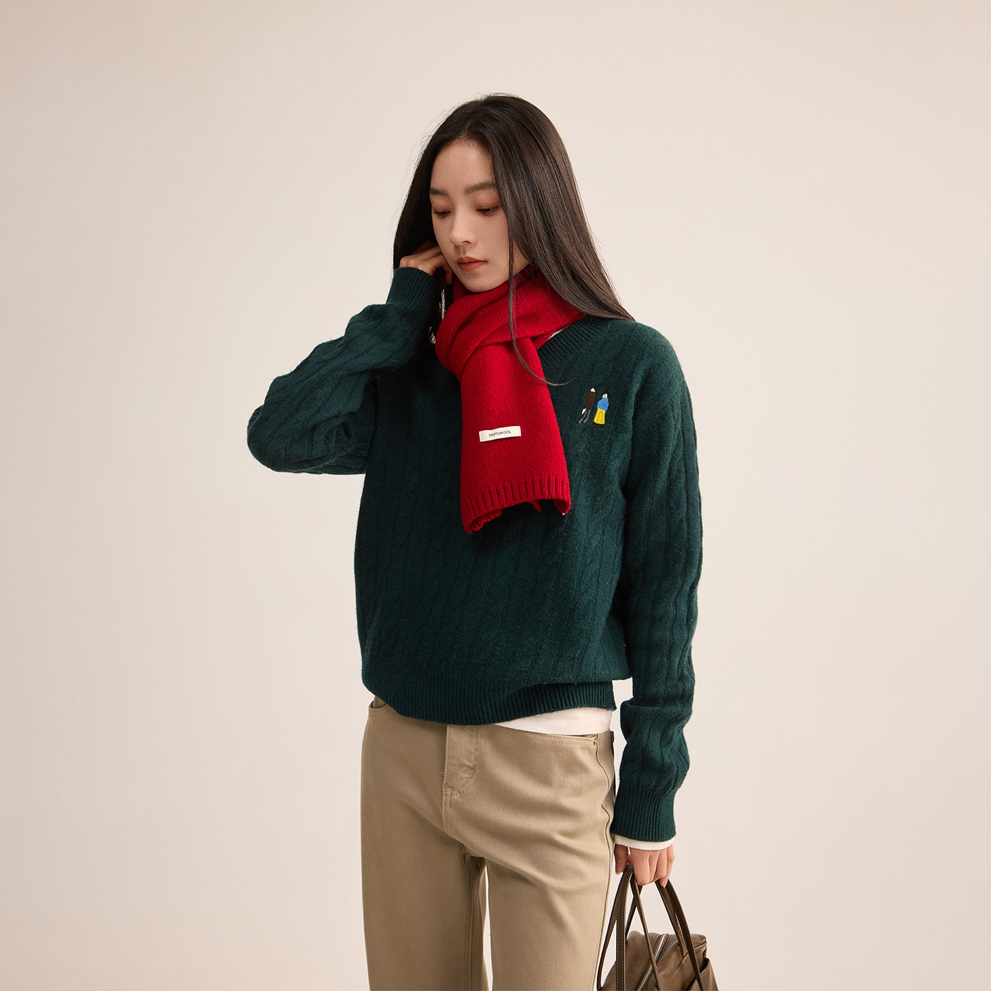 芙蕖FUXU 100绵羊毛V领绞花毛衣 套头彩色刺绣标麻花亲肤针织衫女