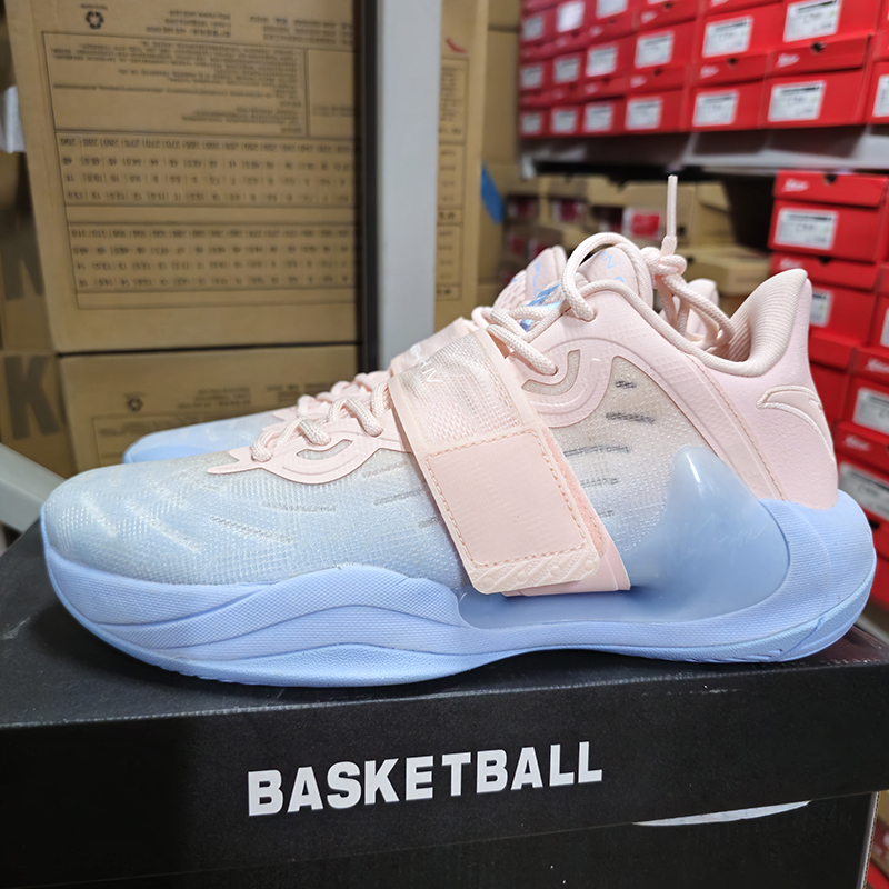 安踏男减震耐磨低帮氮科技水花4