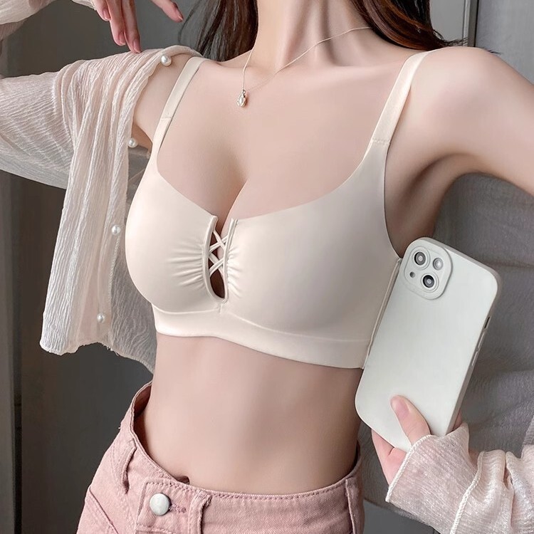 小胸显大聚拢内衣女性感收副乳平胸专用无钢圈无痕文胸不空杯胸罩