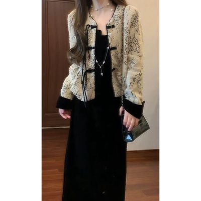 秋冬新款新中式国潮轻国风盘扣压花短款外套黑色丝绒吊带连衣裙子