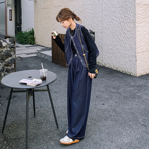 松弛感穿搭一整套女2025春季新款复古休闲打底衫马甲阔腿裤三件套图片