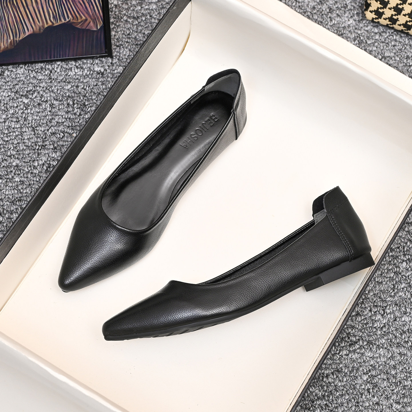 职业软底工作鞋女新款黑色夏季软皮尖头平底皮鞋上班舒适面试单鞋