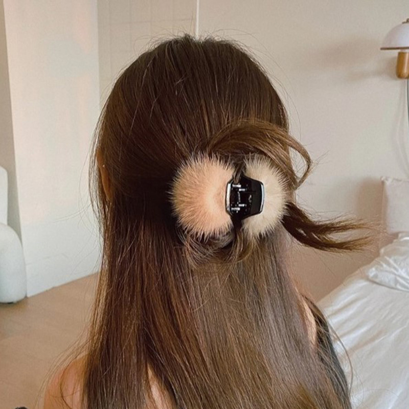 秋冬可爱ins水貂毛球抓夹感气质半扎发夹高马尾鲨鱼夹子