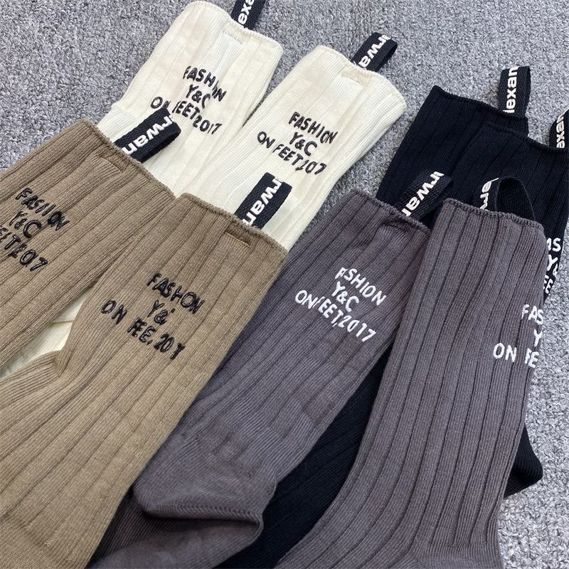 袜子女秋冬ins新款欧货时尚潮袜春秋款螺纹字母织带标中筒袜网红,运动包/户外包/配件,运动袜,淘宝优惠券,粉丝福利购,淘宝优惠卷