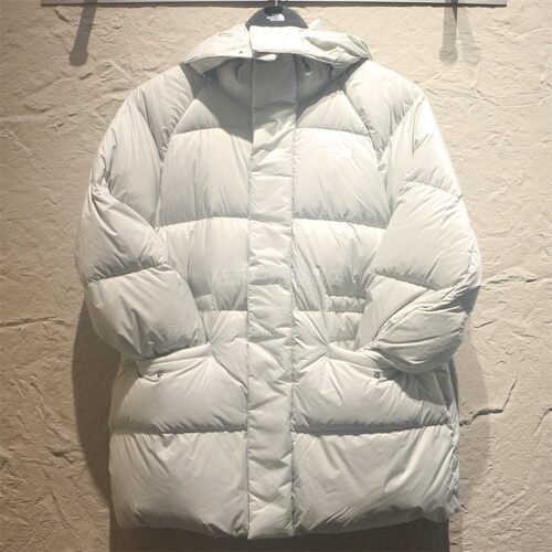 北面女款700蓬鹅绒连帽羽绒服