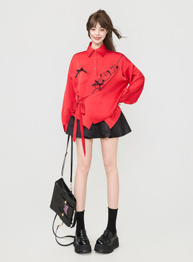 KEIKO 中国风红色交襟长袖衬衫26春夏抗褶缎面刺绣灯笼袖宽松上衣