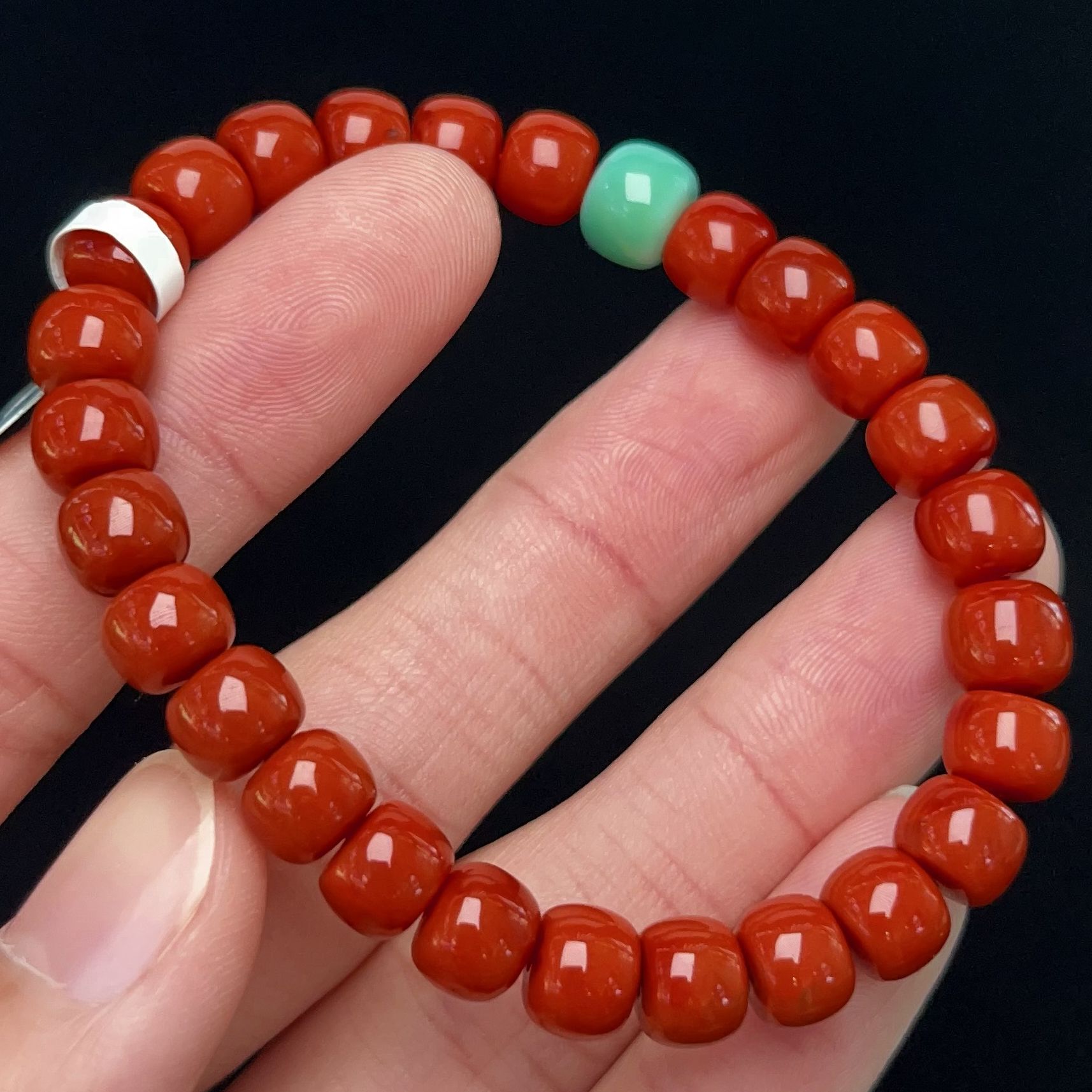 1308C33凉山瓦西料南红柿子锦红老型单圈手串