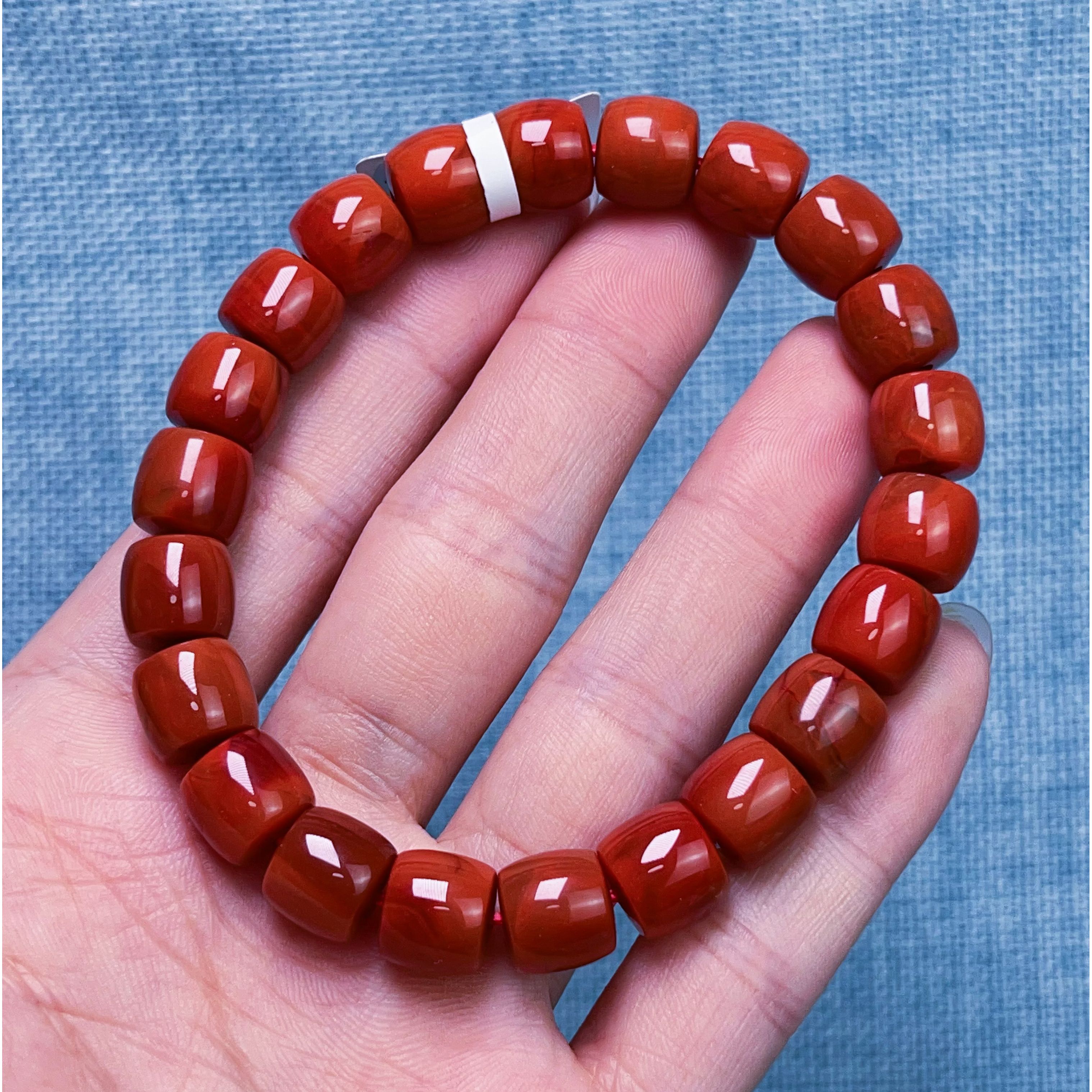 1006D08凉山瓦西料南红柿子锦红直切单圈手串