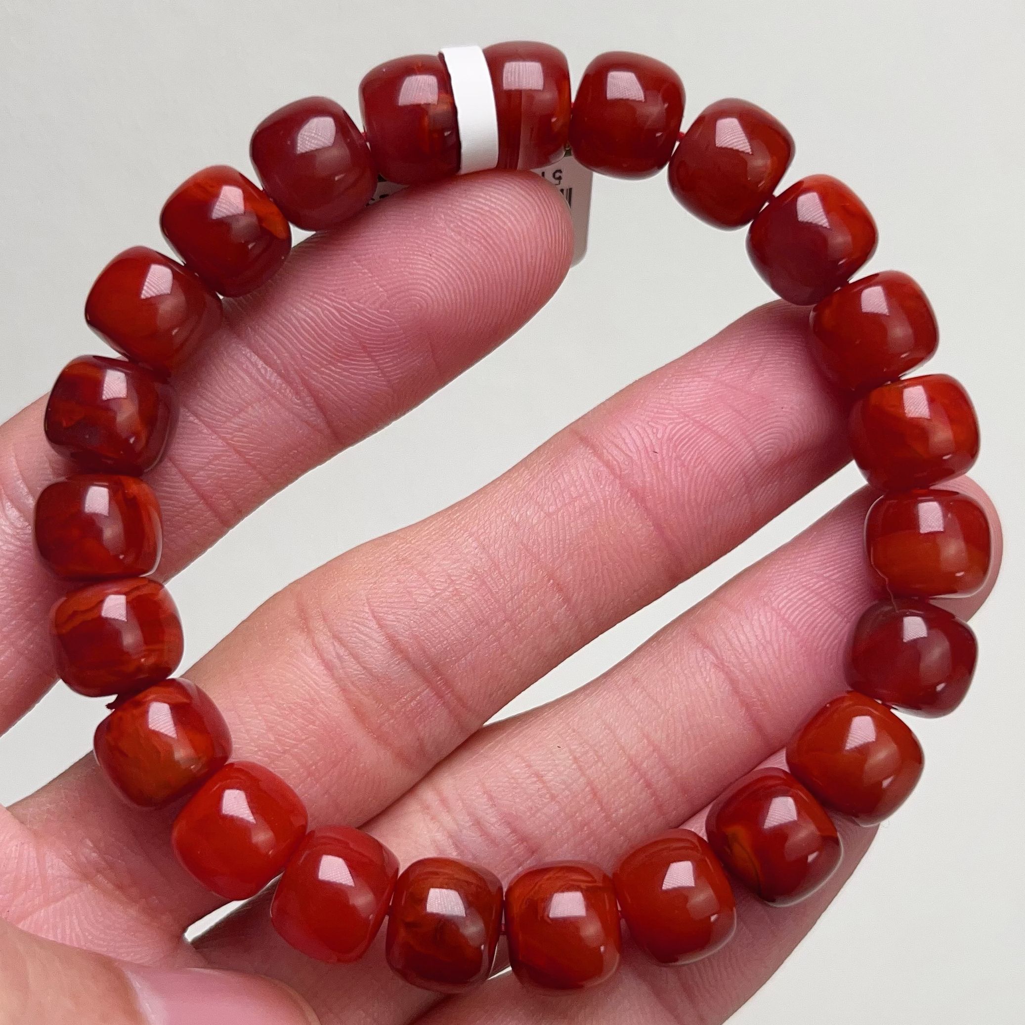 1409F103凉山瓦西料南红牛血玫锦红单圈手串