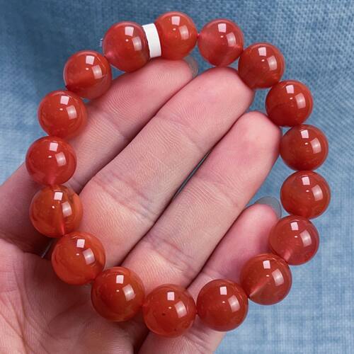 03F82云南保山料南红原矿正色樱桃红单圈手串
