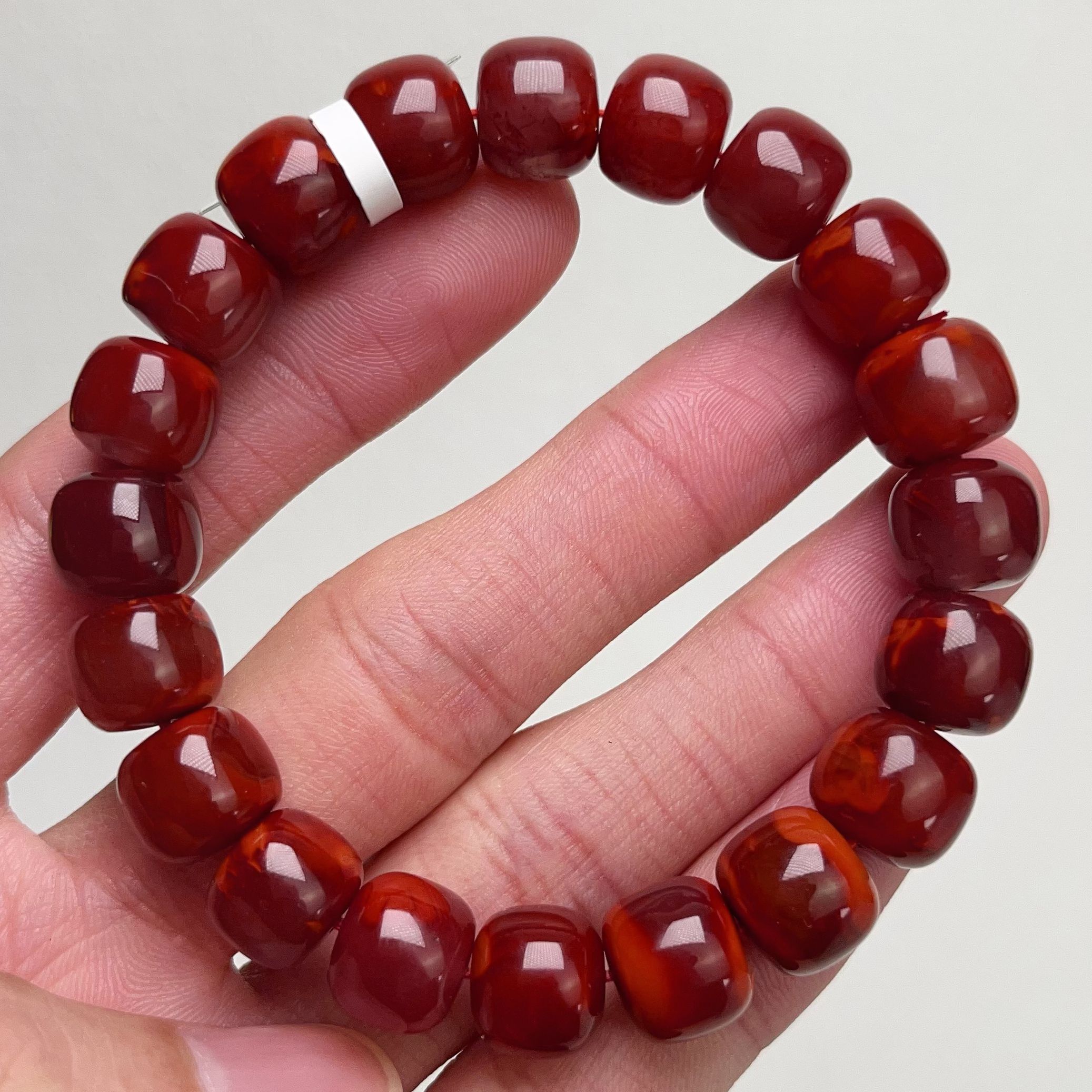 2259F103凉山瓦西料南红双色牛血锦单圈手串