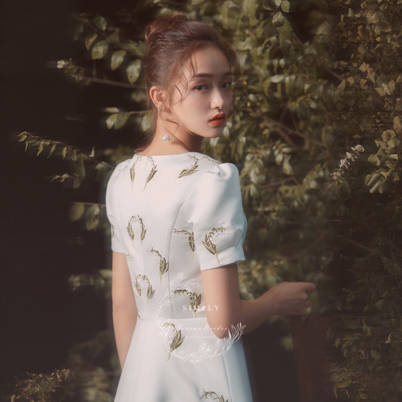 简柒原创轻婚纱2021新款法式复古缎面短款小礼服女森系小个子新娘