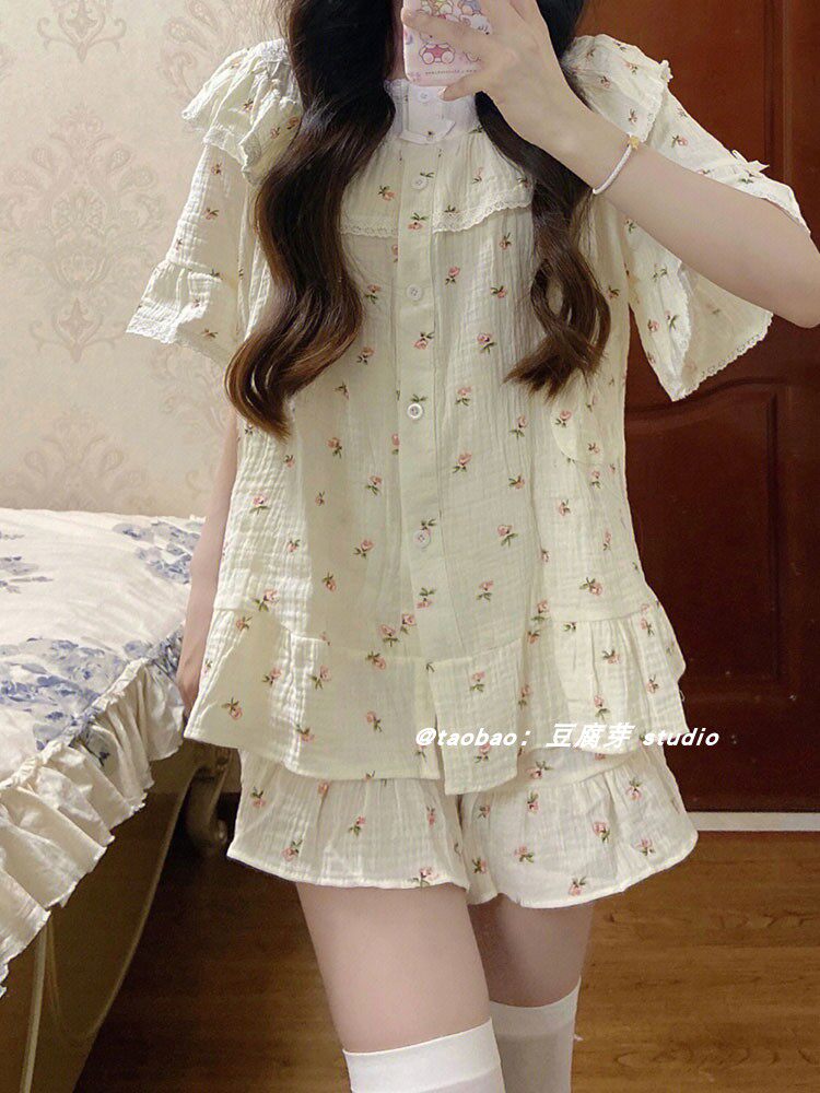 여성 여름 새로운 인터넷 연예인 소녀 레이스 반팔 반바지 홈웨어 세트를위한 INS 달콤한 꽃 잠옷 한국어 버전