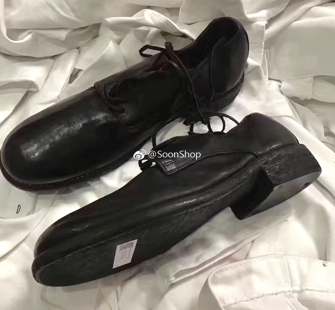 马皮黑色皮鞋德比Guidi
