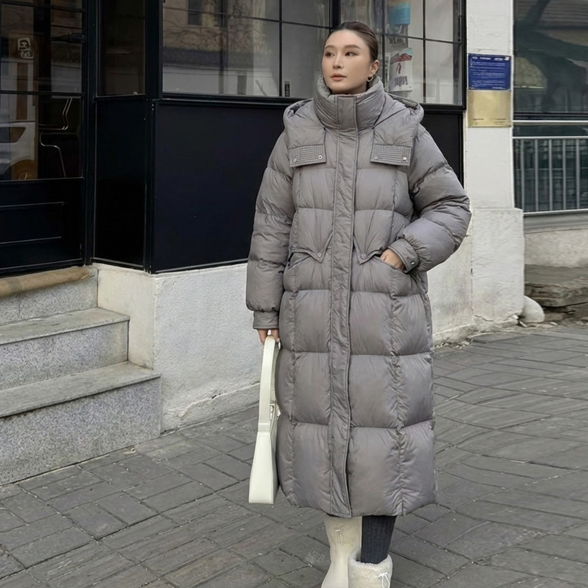 ELLE90白鸭绒灰色中长款羽绒服女2025冬季新款通勤保暖连帽外套