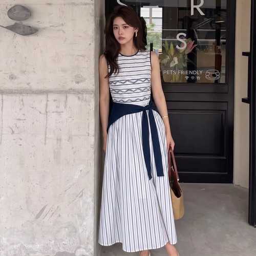 ELLE摩登条纹拼接无袖连衣裙