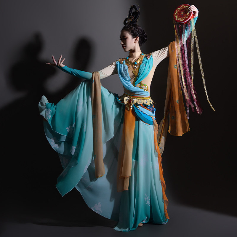 高档敦煌飞天改良汉服沙图片