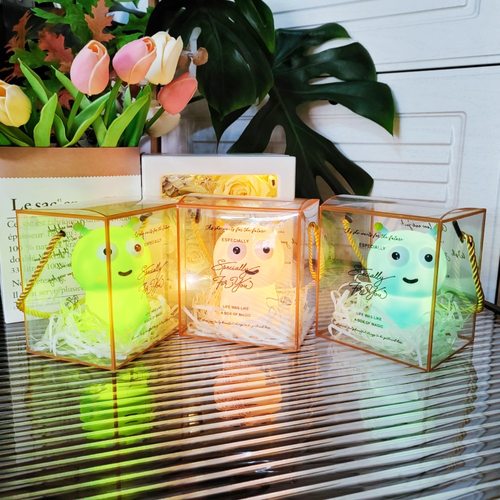 爆款网红小菜虫发光玩具