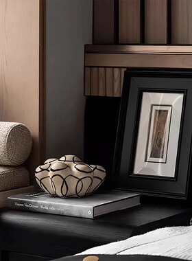 【八度空间】现代轻奢样板间卧室床头柜陶瓷摆件书籍挂画花器饰品